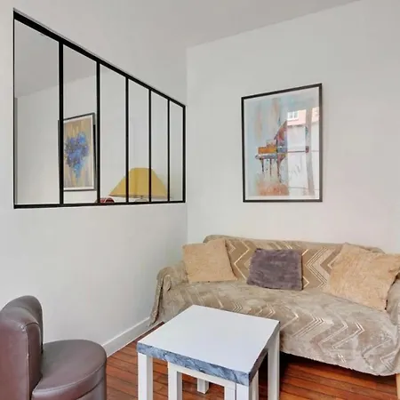 Magnifique 2 Pieces, Clair Neuf Apartment *